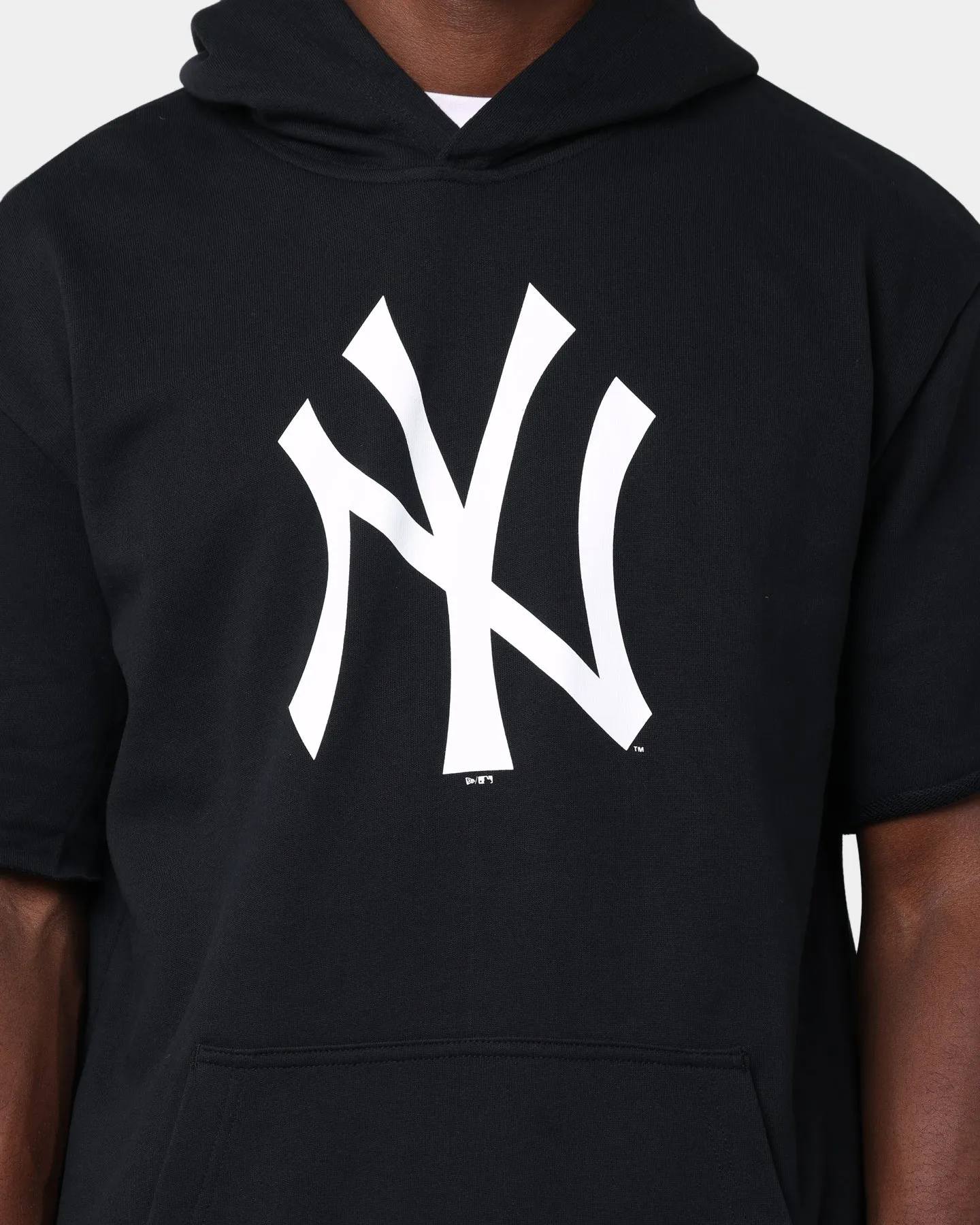 New Era New York Yankees Oversized Short Sleeve Hoodie Black